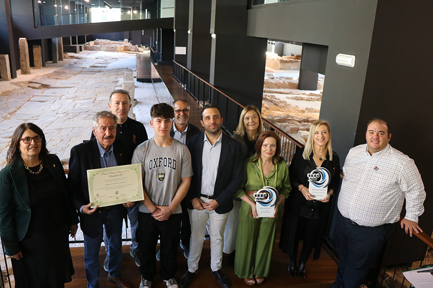 El Ayuntamiento de Sagunto recibe a las personas y entidades galardonadas en los Premios Mundo Clásico