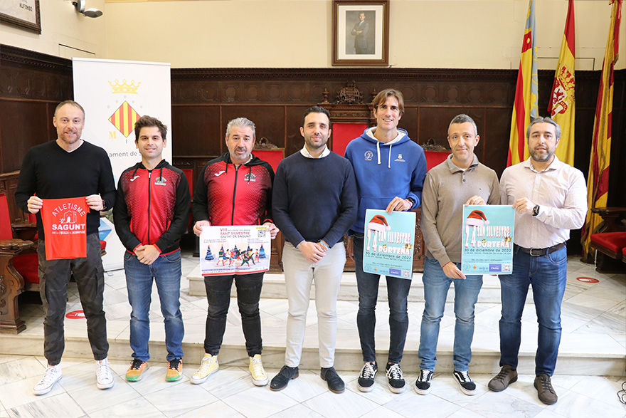 Las carreras XXIV San Silvestre Porteña y VIII Sant Silvestre Ciutat de Sagunt celebran la tradicional marcha popular de despedida del año