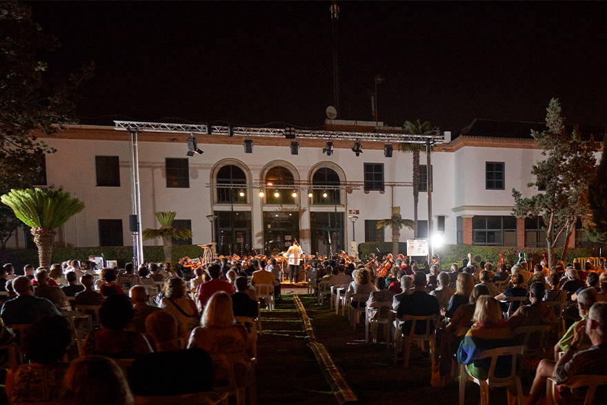 Este viernes la Orquesta y la Banda de La Lira Saguntina protagonizan el Festival Música al Port
