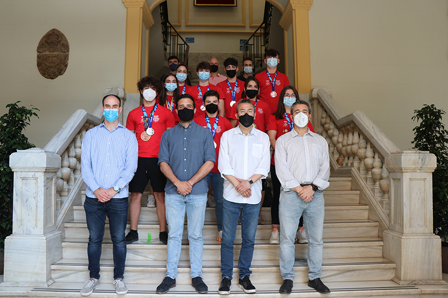 El Ayuntamiento de Sagunto homenajea al Club de Lluita Camp de Morvedre por sus 35 medallas