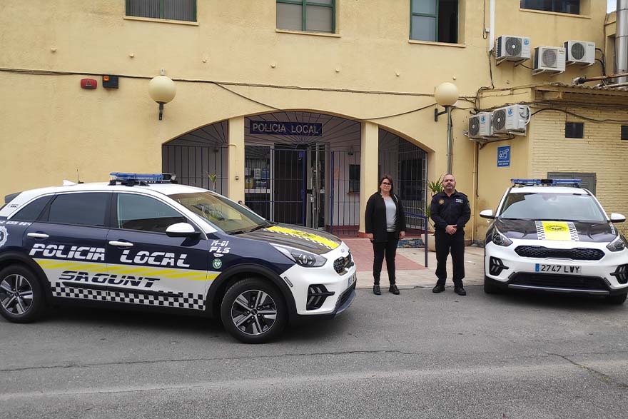 La Policía Local de Sagunto adquiere dos nuevos vehículos dentro del compromiso del Ayuntamiento con la sostenibilidad y la ecología