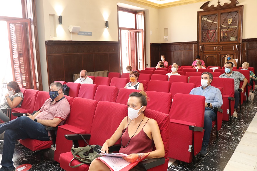 El Pleno ofrece su apoyo unánime a la industria local