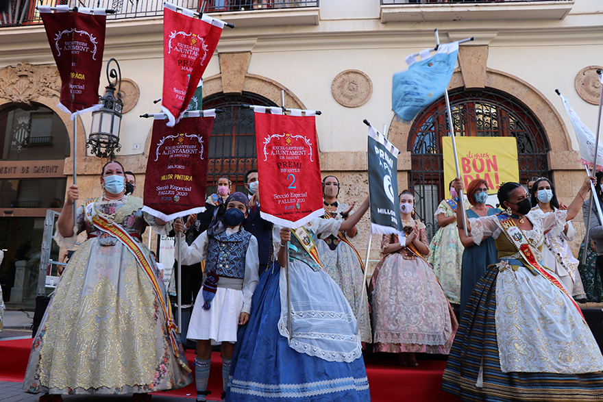 La Falla La Marina gana el Premio a la Mejor Falla de Sagunto y El Palleter se hace con el de Mejor Falla Infantil