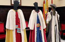Sus Majestades los Reyes Magos lucirán nuevos trajes en la Cabalgata de Reyes 2020 de Sagunto confeccionados por Teresa Agudo 