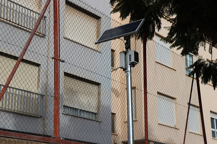 El Ayuntamiento recibe 25 equipos de medición para el control de calidad del aire en centros educativos