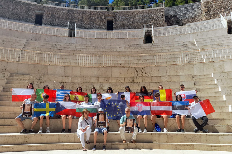 La Academia Aestiva Saguntina trae este año un nuevo proyecto Erasmus en Sagunto con el título "Antígona Europea"