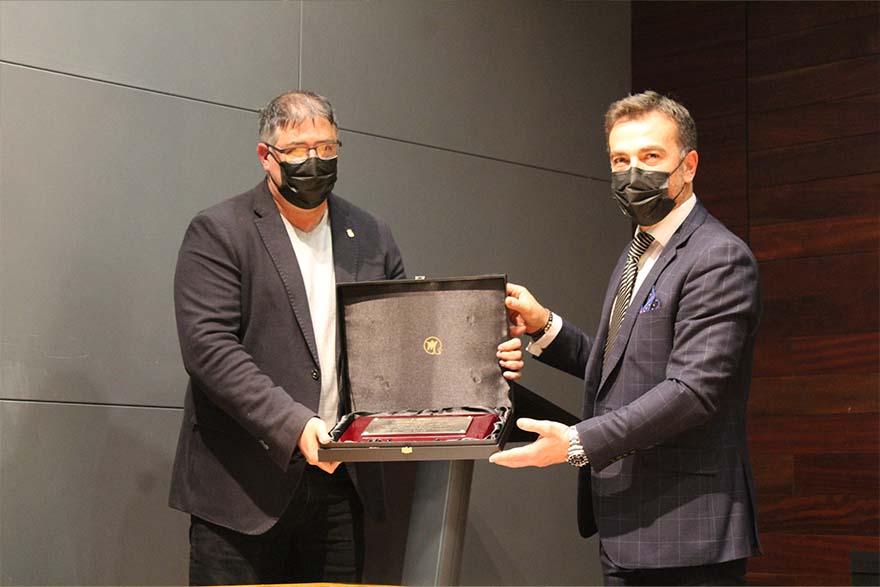 El Departamento de Servicios Sociales recibe un reconocimiento del Colegio de Abogados por su servicio de mediación