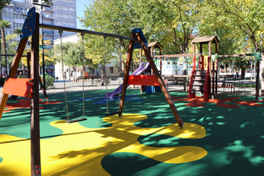 Ya se han abierto de nuevo los juegos infantiles de la plaza Cronista Chabret