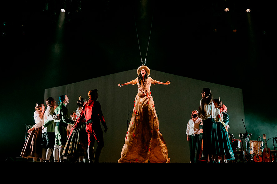 Sagunt a Escena programa Terra de guapes, un homenaje de Sandra Monfort a la tradición musical valenciana