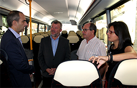 El Ayuntamiento de Sagunto y AVSA presentan un nuevo autobús que cubrirá la ruta Sagunto - Valencia 