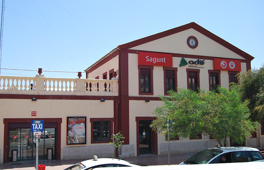 El pleno insta al Consell que exija al Estado la transferencia de las competencias de los servicios ferroviarios de Cercanías 