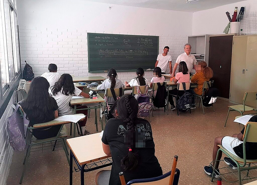 Durante este curso escolar se han llevado a cabo programas de apoyo educativo y atención al absentismo