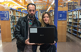 La biblioteca del Centro Cívico ya dispone del material informático donado por la familia de Alba Molina Garzó en su memoria