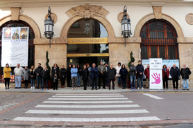 Sagunto guarda un minuto de silencio en señal de condena y repulsa por los presuntos asesinatos machistas ocurridos en Toledo y Granada