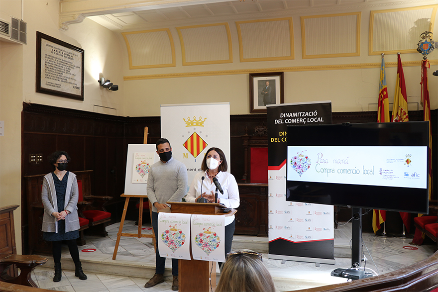 La nueva campaña de fomento del comercio local invita a la ciudadanía de Sagunto a comprar los regalos del Día de la Madre en el municipio