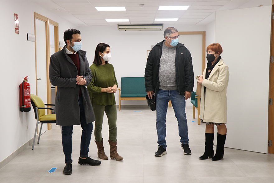 El alcalde de Sagunto y el concejal de Mayores visitan los CEAMs y las residencias del municipio