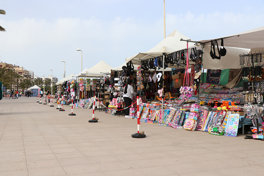 El mercado extraordinario del Paseo Marítimo se inaugura este jueves
