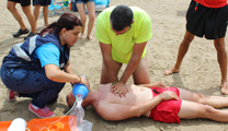 El servicio de socorrismo realiza con éxito un simulacro de salvamento en la playa de Puerto de Sagunto