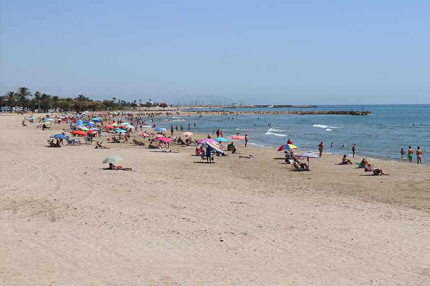Sagunt declara sus playas como libres de humos 