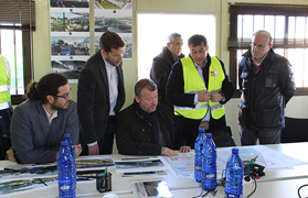 La corporación de Sagunto visita las obras de Vidanova Parc, que abrirá su primera tienda antes de verano