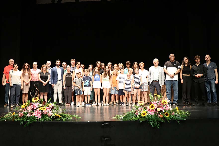 El Ayuntamiento reconoce al alumnado con los mejores expedientes académicos del curso 2021-2022
