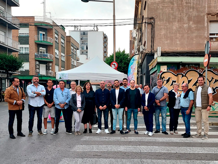 La avenida 9 d’Octubre celebra este jueves por la tarde la gran fiesta del comercio local