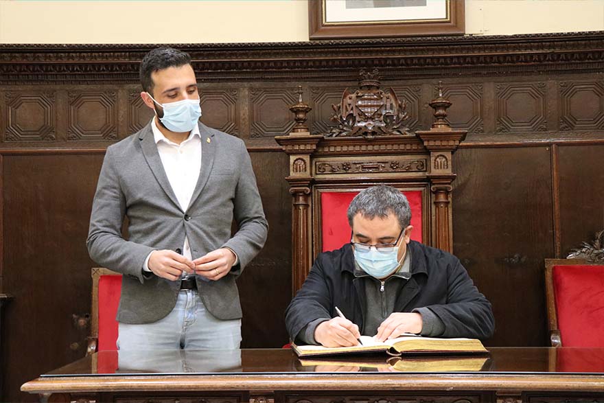 El Ayuntamiento de Sagunto recibió al Cónsul General de Cuba