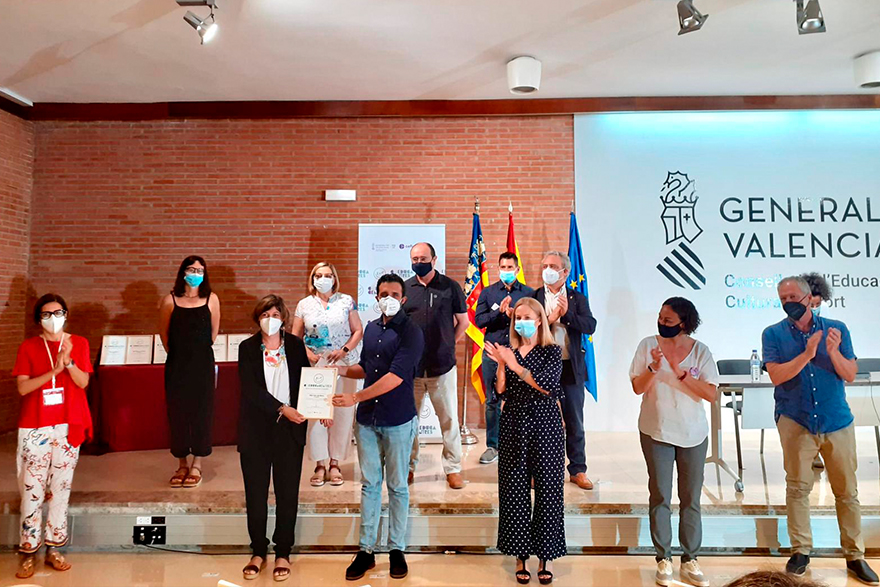 El Ayuntamiento de Sagunto asiste al acto de entrega del reconocimiento al IES Clot del Moro por participar en el proyecto Coeducacentres