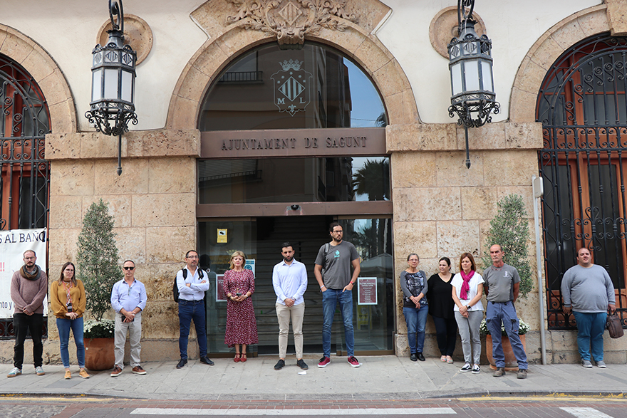 Sagunto guarda un minuto de silencio en señal de condena y repulsa por el asesinato de Olivia en Gijón 