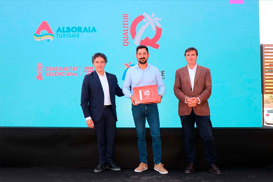 Las playas de Puerto de Sagunto, Almardà y Corinto mantienen el sello de calidad de las banderas Qualitur un verano más