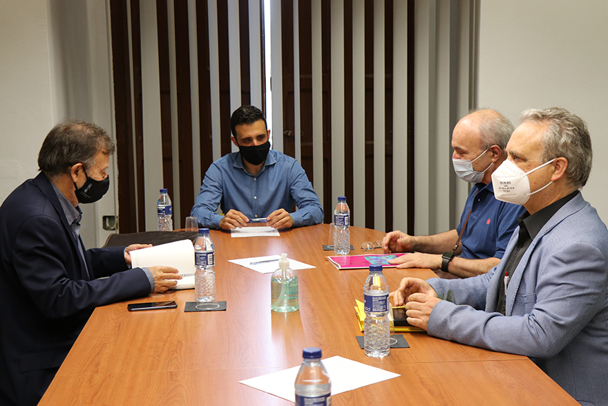 El Ayuntamiento aborda con la Dirección General de Formación Profesional las inversiones que requiere el IES Eduardo Merello