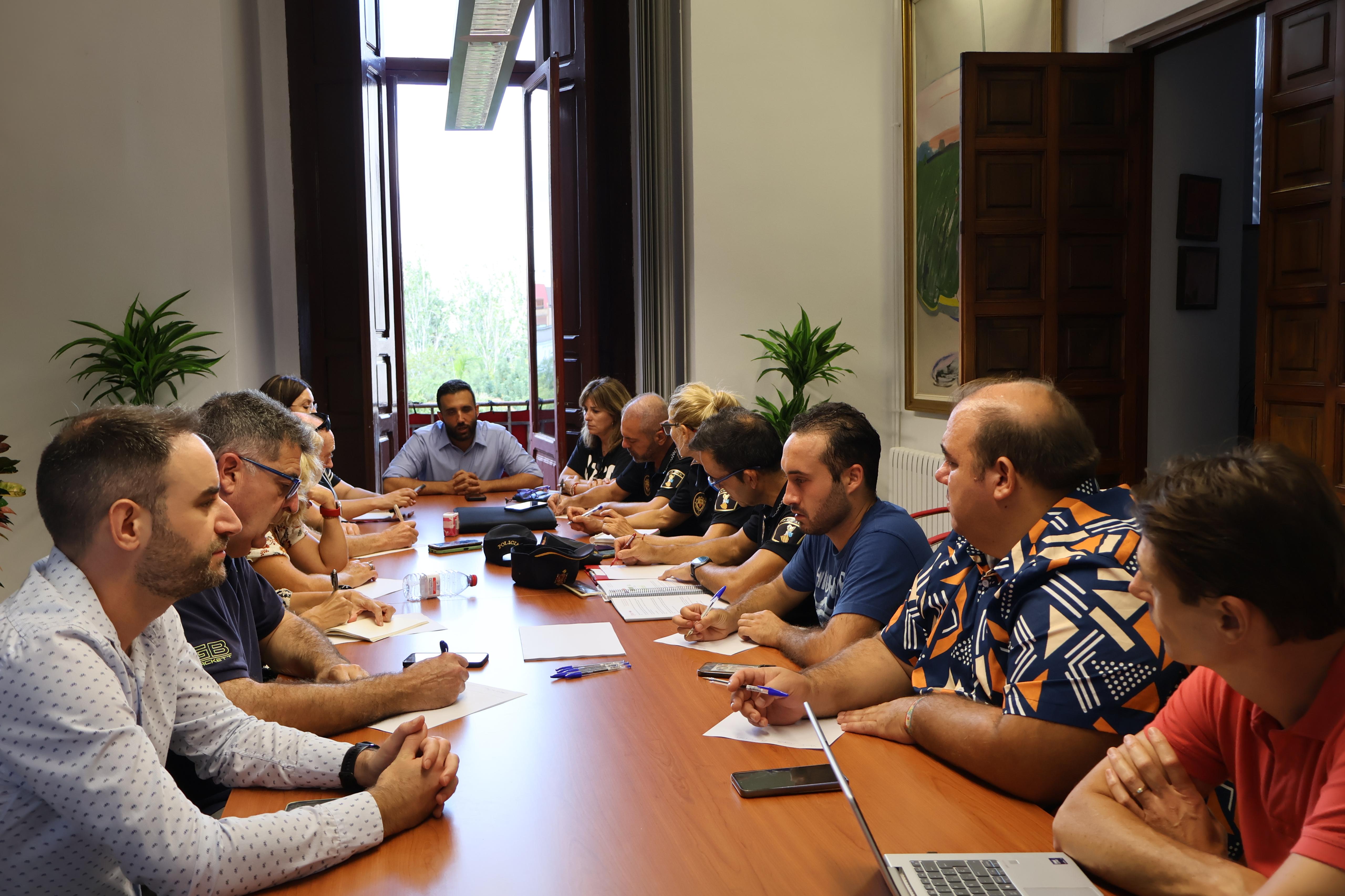 El CECOPAL mantiene este domingo una reunión de coordinación frente a la alerta roja de este lunes