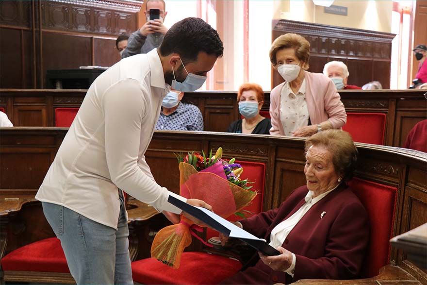 Las personas centenarias, protagonistas en la clausura de la Semana de los Mayores