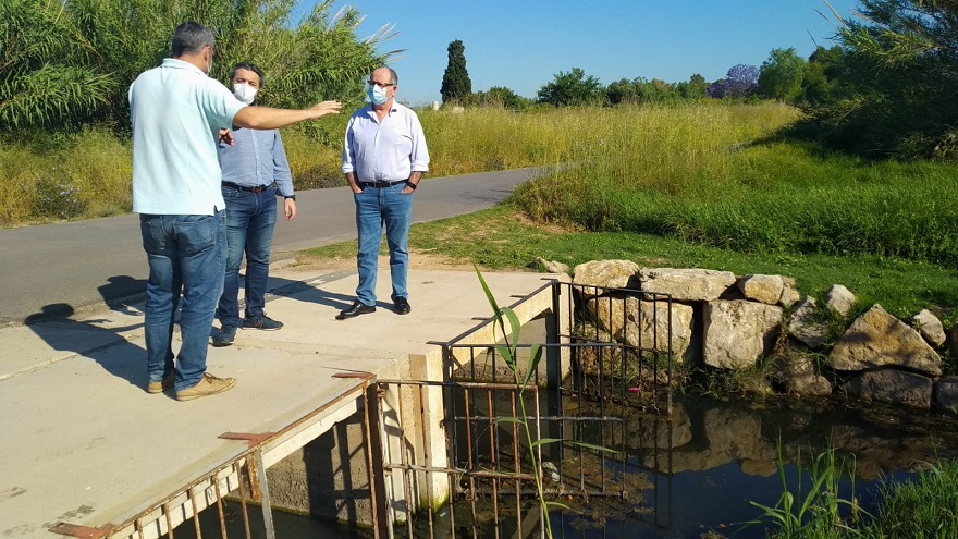 El Ayuntamiento analiza las soluciones a un problema de embalsamiento de aguas pluviales y del nivel freático cerca del delta del Palancia