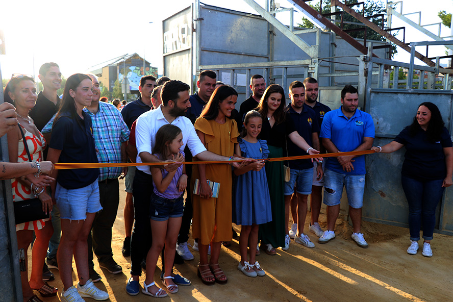 La Federación de Peñas de Sagunto y el Ayuntamiento de Sagunto inauguran el recinto ferial de las Fiestas Patronales