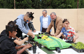 Un total de treinta y dos alumnos y alumnas se forman en Imagen Personal, Jardinería y Mantenimiento en el Programa de Aula Compartida