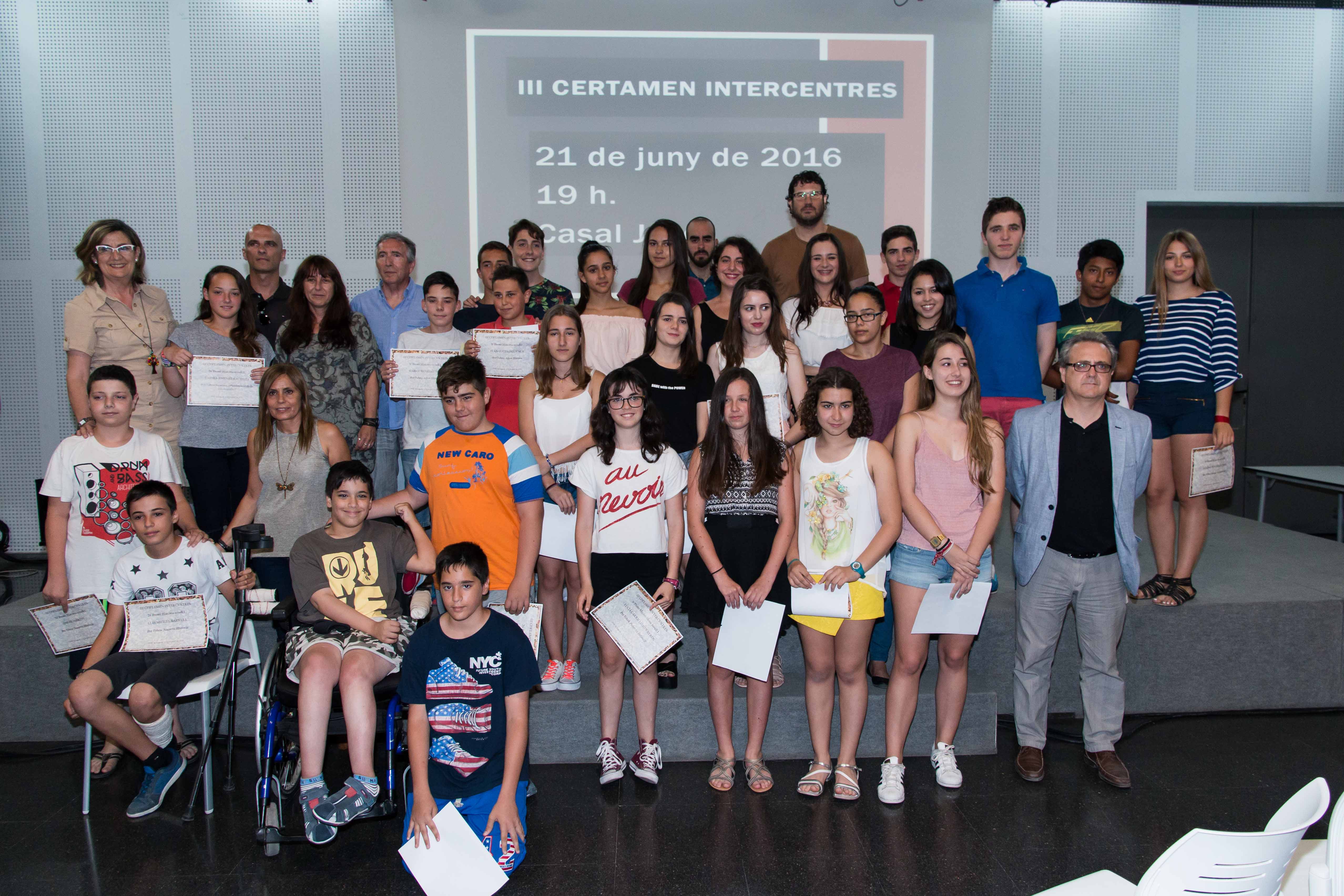 El III Certamen Intercentros entregó sus premios en el Casal Jove