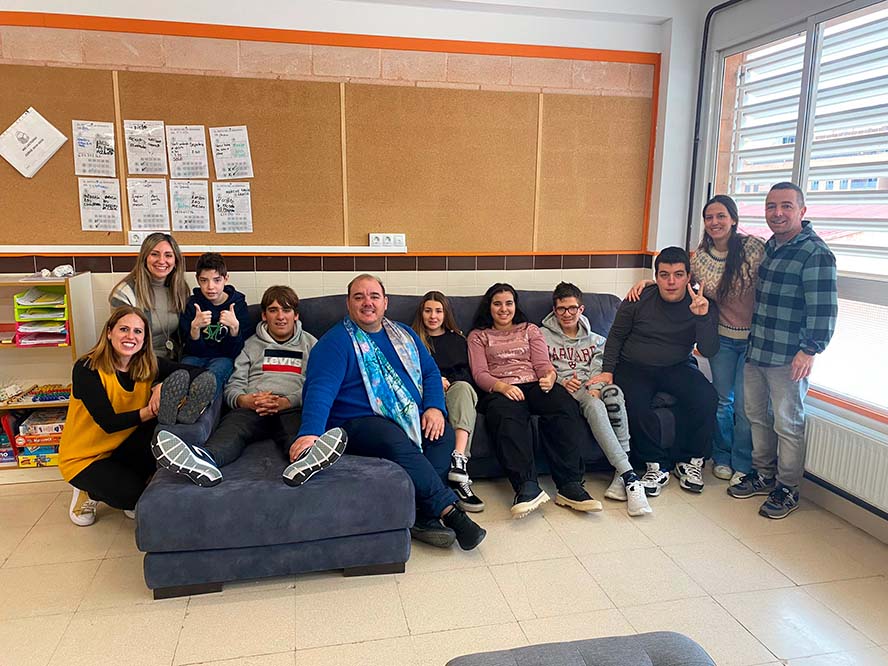 El concejal de Educación visita el Aula Oberta y refuerza la necesidad de seguir trabajando por instaurar las FP Básicas y Medias adaptadas en la ciudad