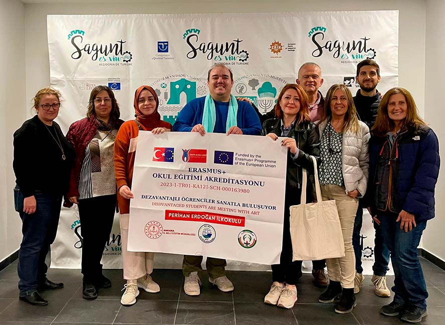 El CEIP Cronista Chabret recibe a una delegación de un centro educativo de Turquía