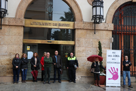 Sagunto guarda un minuto de silencio por el presunto asesinato machista ocurrido en Palma