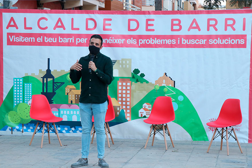 Darío Moreno visita el barrio de La Marina dentro de la iniciativa Alcalde de Barrio