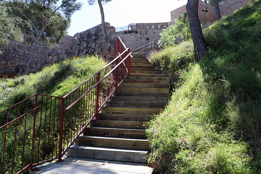 L'Ajuntament de Sagunt finalitza les obres per a millorar l'entorn monumental del Castell i del Teatre Romà