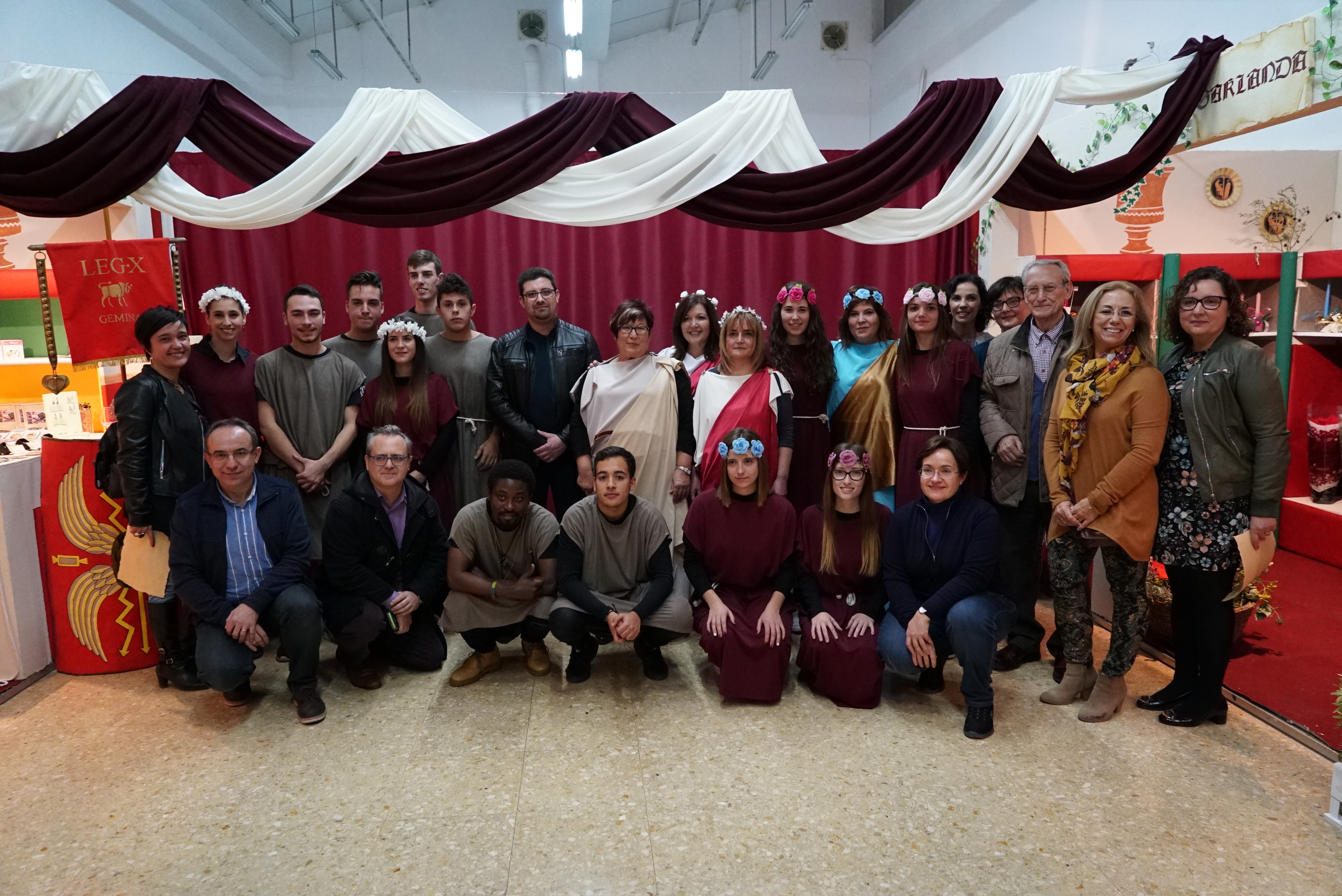 La delegació de Comerç i Mercats atorga als alumnes de l'I.E.S Jorge Juan diversos diplomes i premis en la II edició del Mercat Nadalenc