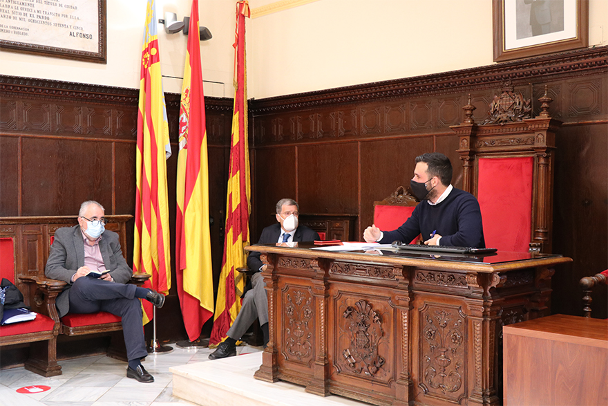 La Autoridad Portuaria se muestra abierta a estudiar las propuestas de asociaciones del Patrimonio Industrial y grupos políticos sobre el pantalán