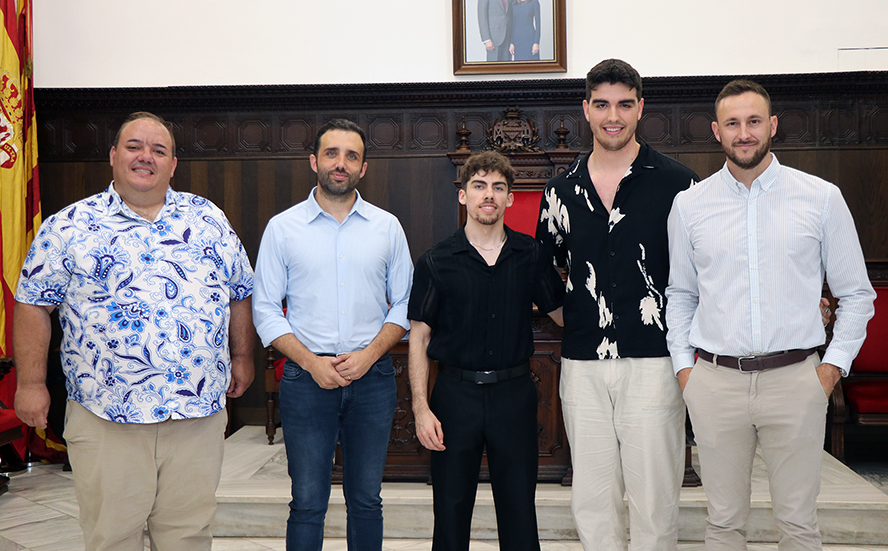 Javier Martín y Eloy de Castro reciben un reconocimiento municipal por el primer galardón en los X Premios Fem Futur