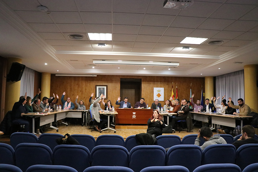 El pleno del Ayuntamiento de Sagunto aprueba trasladar al Ministerio de Presidencia diversas peticiones sobre el conflicto de Palestina e Israel