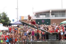 Éxito de participación en las cucañas