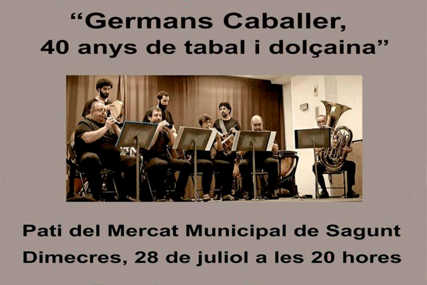 Germans Caballer celebran 40 años de tabal i dolçaina con un concierto en el patio del Mercado Municipal de Sagunto