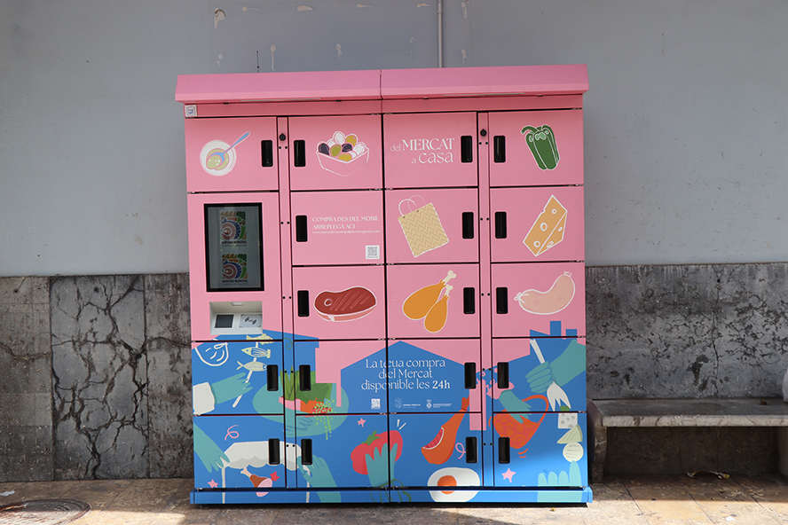 El Mercado Municipal de Puerto de Sagunto incorpora taquillas refrigeradas para modernizar el servicio y facilitar las compras