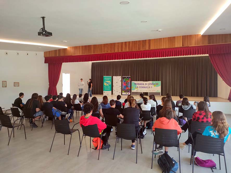 Jóvenes del Camp de Morvedre se reunieron en Alfara de la Baronía para abordar los retos del transporte público